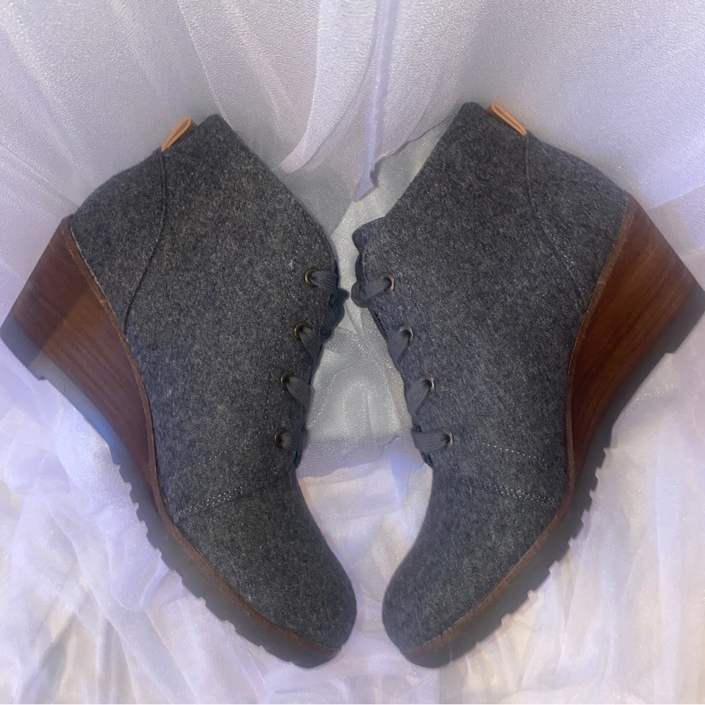 Dr Scholls Gray Wool Wedge Booties Size 7 Lace Up Ankle Boot NWT